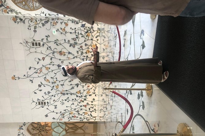 Sheikh Zayed Grand Mosque with Emirati - Meeting point, pickup, and how group size affects your experience