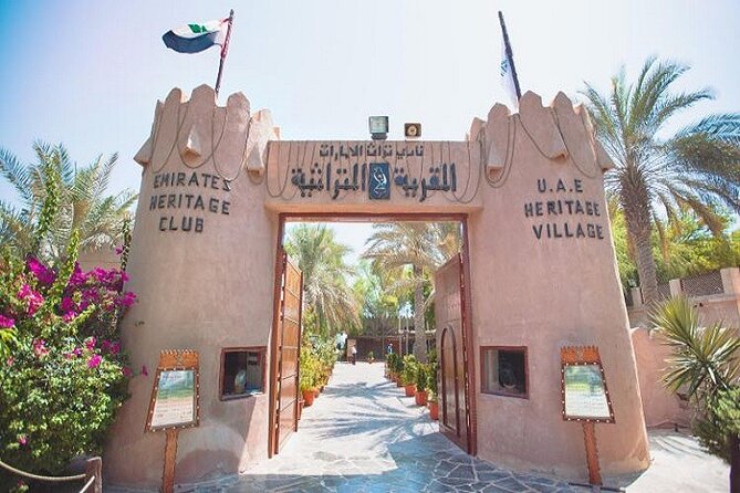 Small Group Abu Dhabi City and Sightseeing Tour From Dubai - How Guides Like Malik, Anwar, and Others Make or Break the Day