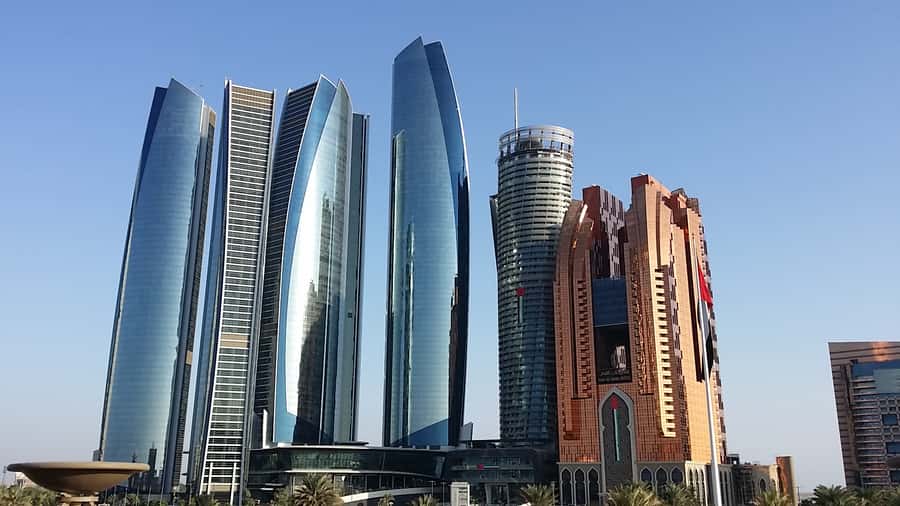 Sport and Luxury in Abu Dhabi: 1-Day Tour from Abu Dhabi - A private VIP day that starts on the water, not in a lobby