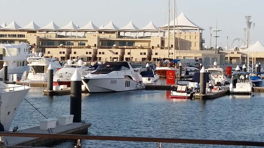 Sport and Luxury in Abu Dhabi: 1-Day Tour from Abu Dhabi - Emirates Palace and Qasr Al Watan: golden luxury with heritage context
