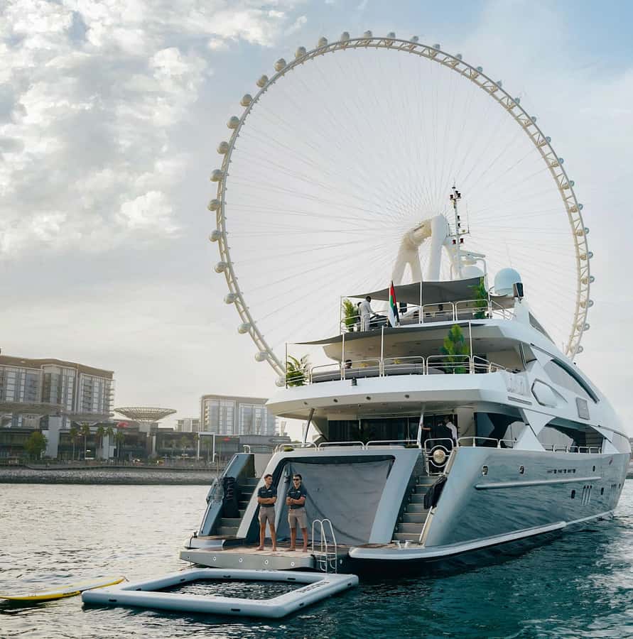Sunseeker Superyacht: VIP Dinner, Premium Drinks& Live Music - Key highlights you’ll feel right away