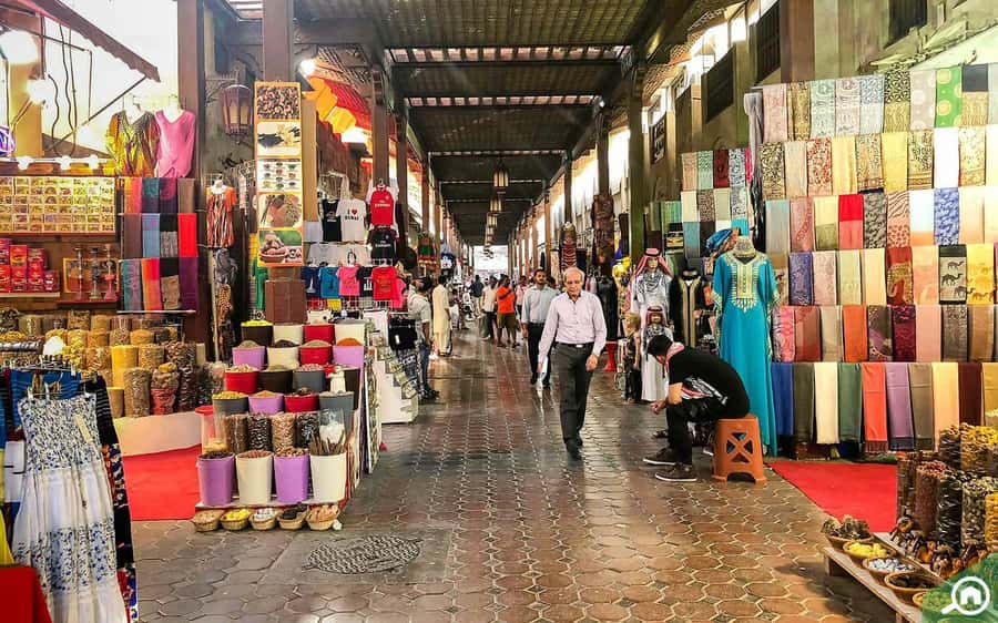Walking Tour in Old Dubai.with Local Friend - Al Bastakiya: photo stops that connect the dots